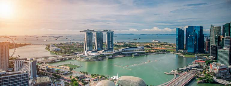 ogólne informacje na temat Singapuru Singapur to państwo miasto utworzone na 64 wyspach, leżące we Wschodniej Azji. Jest jednym z najbardziej gospodarczo i społecznie rozwiniętych krajów świata.
