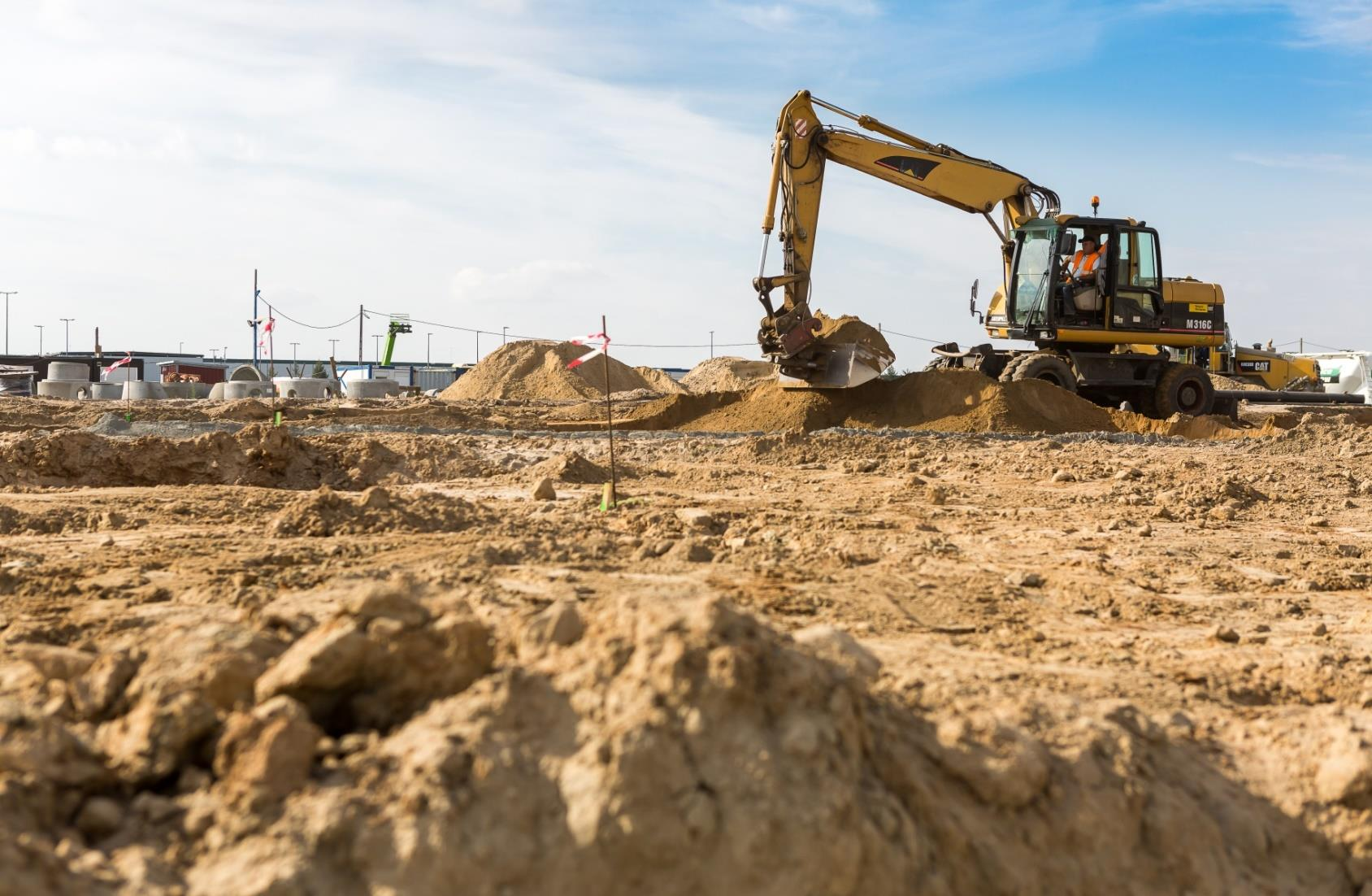 PANATTONI PRUSZKÓW Budowa dwóch hal w ramach Pruszków Park II wraz z niezbędną infrastrukturą INWESTOR: POWIERZCHNIA