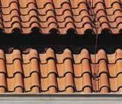 umożliwia bezpieczne poruszanie się po połaci dachu; montowany na dachu spadzistym z wykorzystaniem jednego ze wsporników wymienionych w pkt. 8.5-8.
