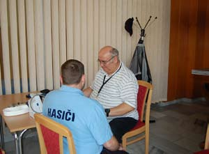 Ľudové sú spojené s trojkráľovými koledníkmi, väčšinou chlapcami, ktorí chodia od domu k domu, a vinšujú napr. My tri krále prišli sme k vám, zdravia, šťastia vinšovať vám.