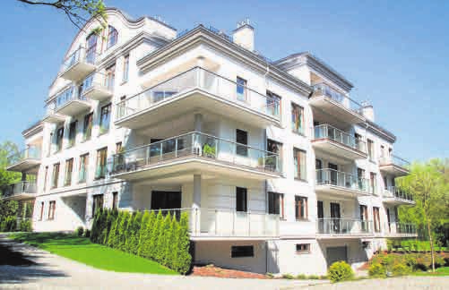 blisko 80 mkw. w cenie 4800 zł/mkw. Każde mieszkanie posiada taras. Kontakt: tel.