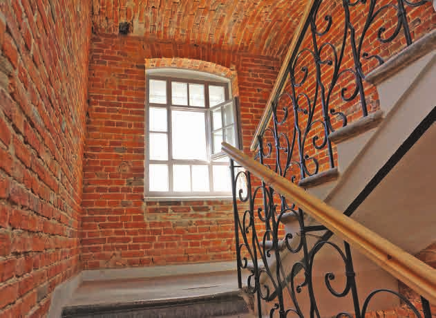 Wspólnej 3 nowoczesny, przestronny 7-piętrowy apartamentowiec, z cichobieżną windą na terenie