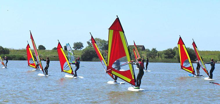 S t r o n a 1 DŁUGI WEEKEND BOŻE CIAŁO Z KURSEM WINDSURFING NAD