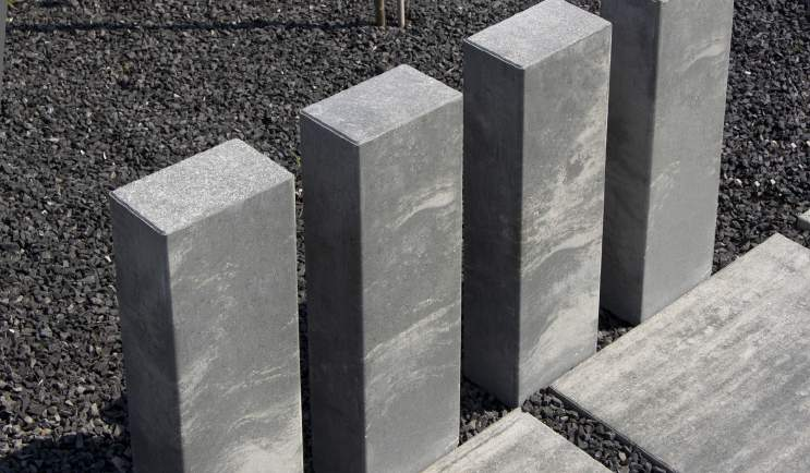 PALISADA NOVATOR Format palisady 11,8x18,75x40 11,8x18,75x60 11,8x18,75x80 11,8x18,75x100 Ilość na palecie [] 92 70 48 25 Waga palety [t] 1,54 1,54 1,45 1,45 Wymiary palisad (cm): -
