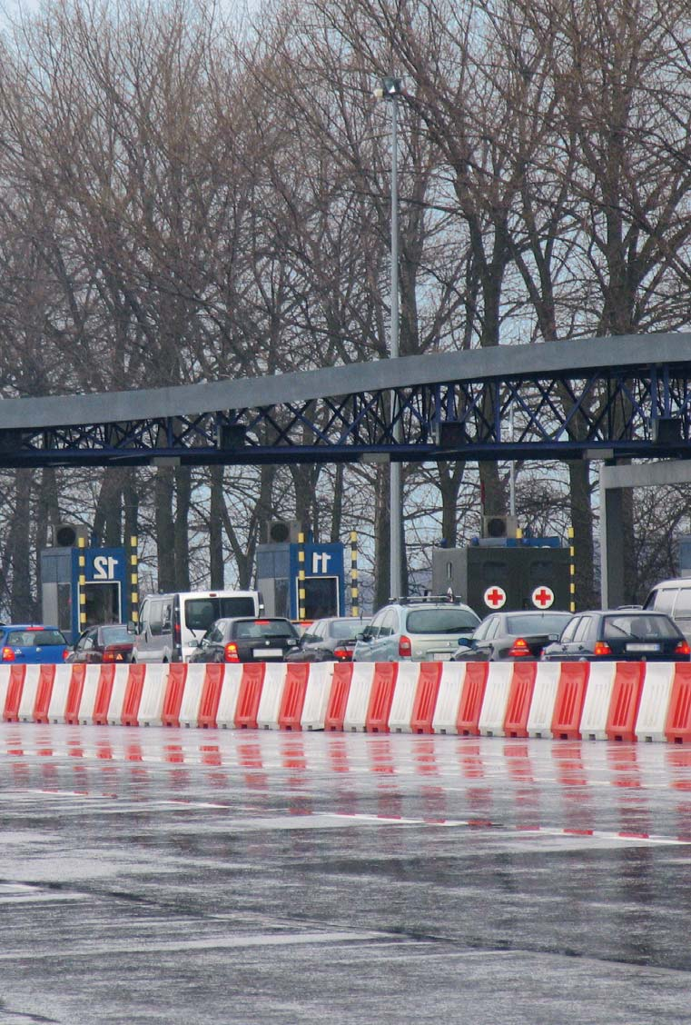 SŁUPEK U5a II / Roadblock sign U5a II Wysokość 935 mm / Height 935 mm Średnica 220 mm / Diameter
