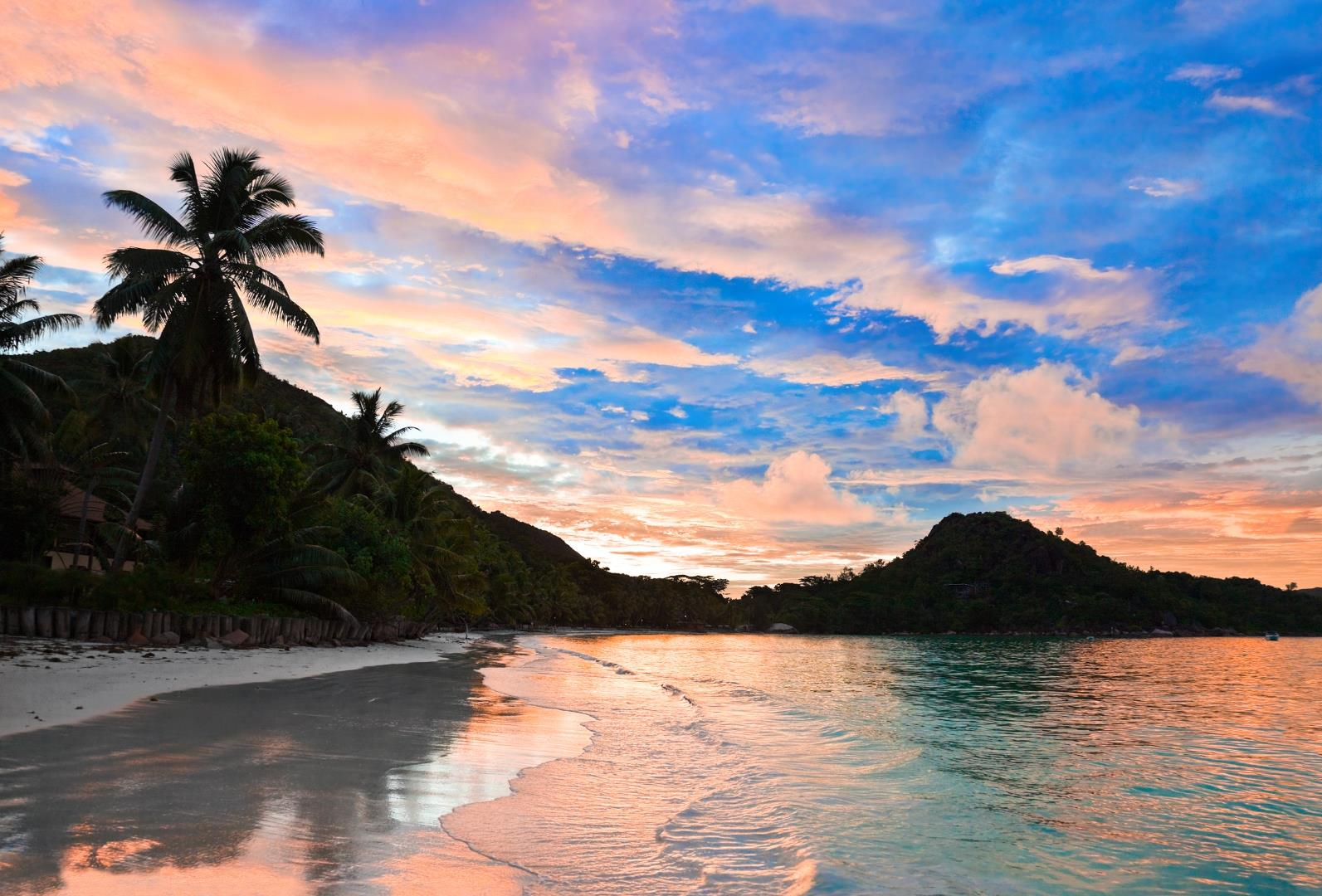 4.Seszele Zdjęcie: seychelles.org Archipelag złożony ze 115 wysp położonych w zachodniej części Oceanu Indyjskiego, u wybrzeży Afryki.