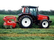 Kosiarki tarczowe montowane czołowo GD 3205 F GD 3205 FM Top Dry GD jest montowaną czołowo kosiarką przeznaczoną dla profesjonalnych rolników i przedsiębiorstw usługowych.