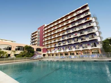 Hotel FUENGIROLA PARK **** hotel położony w miejscowości Fuengirola, blisko stacji kolejki z połączeniem do Malagi, wokół hotelu sklepy, restauracje, promenada. Plaża piaszczysta i szeroka ok.