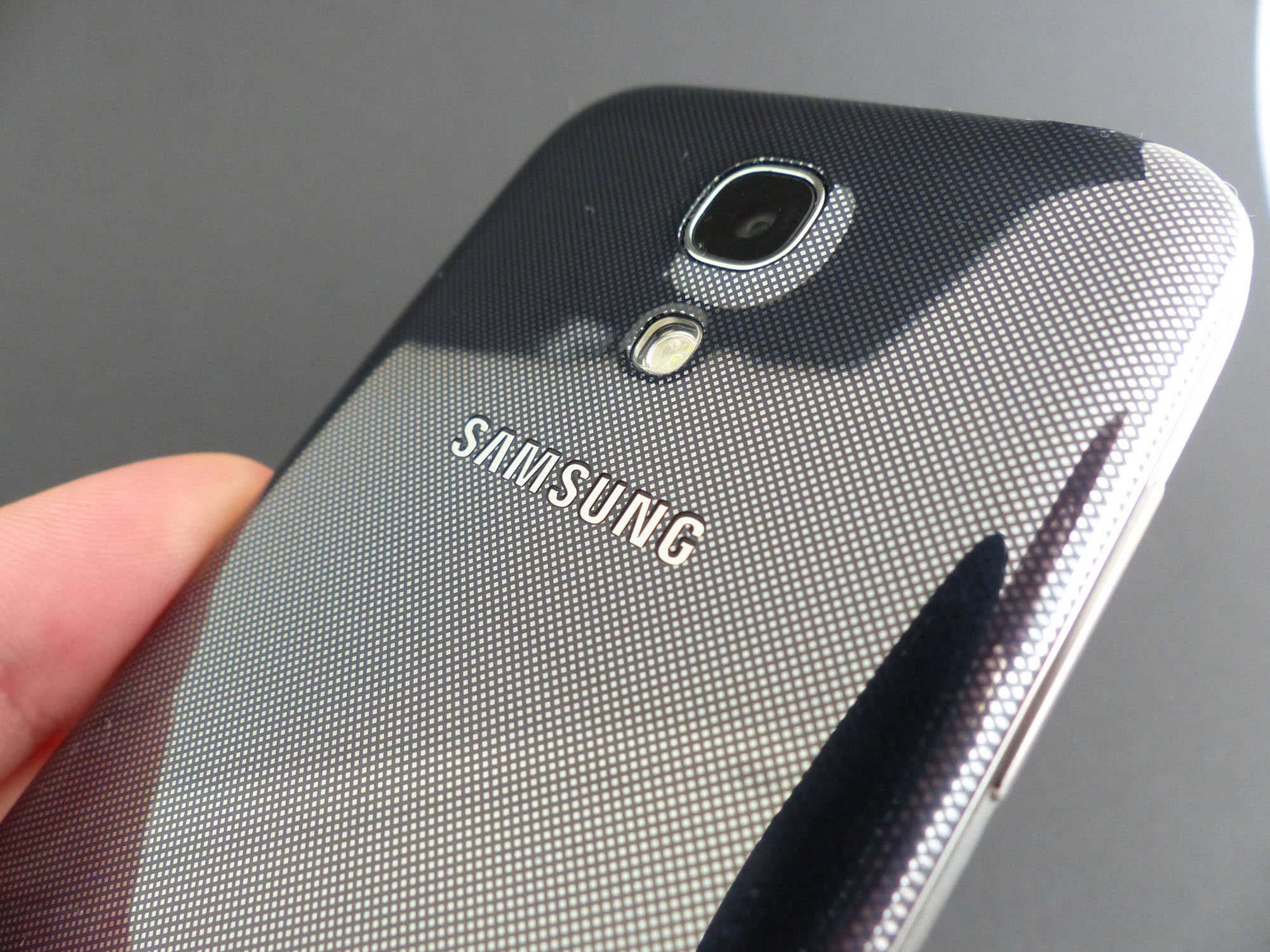 Procesor/pamięć/parametry techniczne ocena 6 Parametry Samsunga Galaxy S4 mini oczywiście nie mogą być takie jak dużego S4.