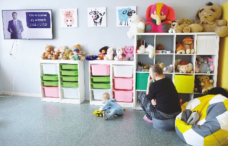 Gabriela Borowska - Kierownik Oddzia³u - mówiê tu o wyposa eniu wszystkich sal, a mam na myœli ³ó ka, szafki. Ostatni remont oddzia³ przechodzi³ w 2002 roku.
