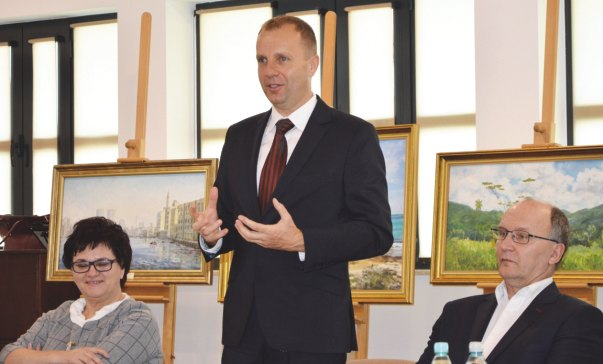 instalacje powinny byæ montowane za kilka Czekamy na propozycje ze strony przed- miesiêcy.
