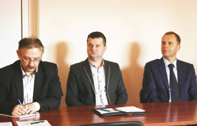 naszej interwencji. Wi¹ emy pierwszych remontów. Mówi¹c o sytuacji tuacji spo³eczno - gospodarczej.