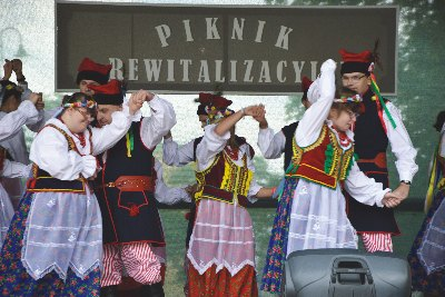 pl W 2016 roku by³o 6 wydañ Gazety Janowskiej, w sumie jest to 184 strony. W 2016 roku na stronie internetowej Janowa Lubelskiego www.janowlubelski.