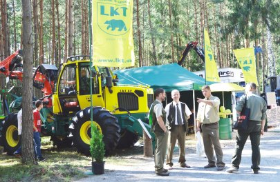 Przyroda, która - VIII Krajoznawczy Rajd Rowerowy "Szlakami oraz prowadzone by³y kiermasze produktów lokalnych.