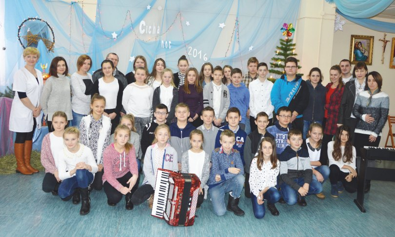 Dla m³odzie y to wspania³a lekcja ycia, Komsa - nauczyciel Zespo³u Szkó³ od wielu lat wspó³pracuje wra liwoœci i szacunku dla cierpi¹cych i chorych. To tak e z DPS Barka.