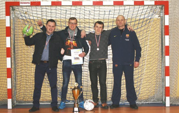 gwizdku na indywidualne i tak najlepszym strzelcem walczono o puchar Burmistrza Janowa gdzie kazda z druzyn miala zapewniony tablicy byl wynik 2:2 i o awansie do finalu turnieju zostal Michal Dul z