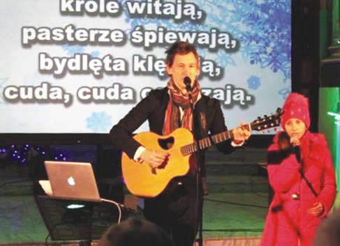 Nie raz powraca³o pytanie o rolê mi³oœci do bliÿniego. Tutaj znacz¹ce by³y sceny ukazuj¹ce Mêdrców, przyby³ych ze wschodu, którzy pytali Heroda o nowonarodzonego Króla.