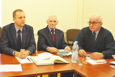 W tym noworocznym spotkaniu Kolejnym mówc¹ by³ Burmistrz Janowa Lubelskiego, nieoficjalna, która trwa³a do póÿnych godzin nocnych. Kilka uczestniczyli tak e zaproszeni goœcie.