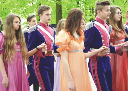 lecie powstania œwiêtowa³ Zespó³ Szkó³ Technicznych w Janowie Lubelskim, zaœ 30 wrzeœnia uczestniczyliœmy w obchodach 100.