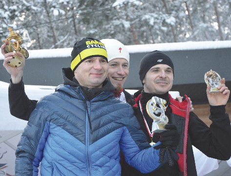 A 26 km ró norodnie ukszta³kategoria M2 - od 30 lat: I miejsce - Lubelski), oraz zawodnicy dyskwalifi- towanej trasy po malowniczych okolicach Grzegorz Mazur (MetroBikes.