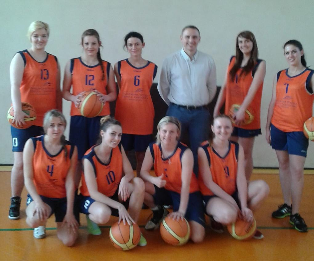 Koszykówka W terminie 7-10 maj 2015 roku koszykarki KU AZS - PWSZ Koszalin wystartowały w półfinałach Akademickich Mistrzostw Polski w Poznaniu Na zdjęciu od lewej,