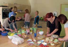 Projekt der Volkshochschule Frankfurt (Oder): 7 Brücken, die verbinden Im Europäischen Jahr des freiwilligen Engagements 2011 koordinierte die Volkshochschule das Frankfurt- Słubicer