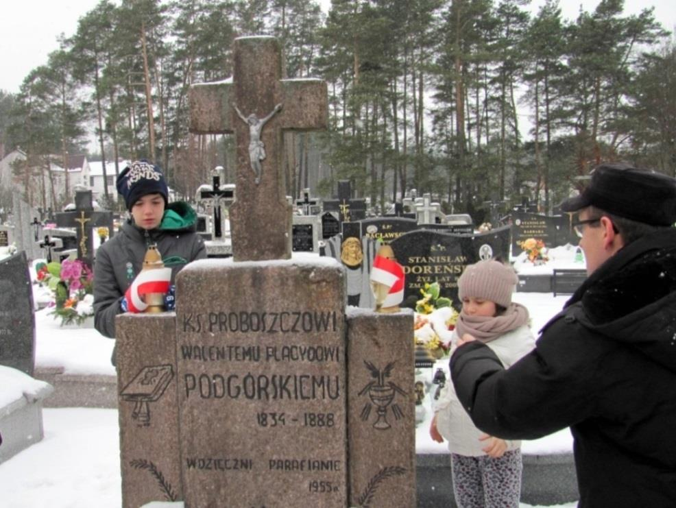 Kaziegrodzkiego (Nowinę), uformowały od strony wschodniej dwie kolumny do szturmu, 3-cia kompania dowodzona przez porucznika Polikarpa Bugielskiego (Pragę), b.
