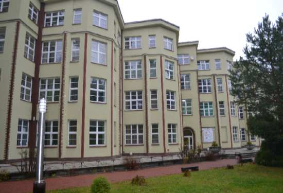 Wojewódzki Szpital Chorób Płuc i Rehabilitacji w Jaroszowcu Wojewódzki Szpital Chorób Płuc i Rehabilitacji w Jaroszowcu w latach 2011-2016 wykonywał modernizację budynków oraz remont z częściową