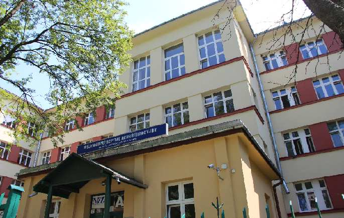 Budynek główny Krakowski Szpital Specjalistyczny im. Jana Pawła II w Krakowie Krakowski Szpital Specjalistyczny im.