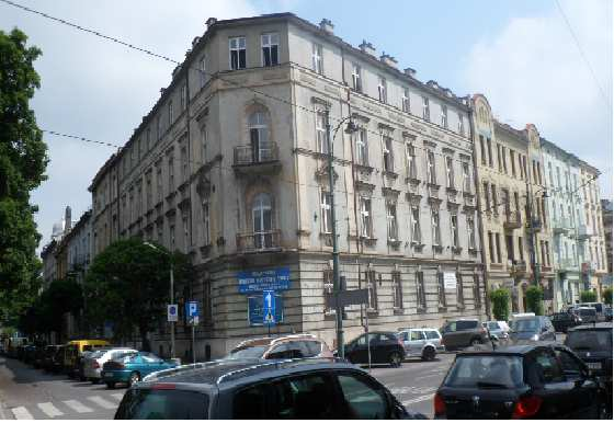 Siedziba MOMP Krakowskie Pogotowie Ratunkowe Krakowskie Pogotowie Ratunkowe w latach 2011-2016 wykonywała prace polegające na rozbudowie