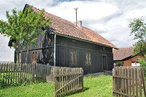 kościół zbudowany w roku 1908, w stylu neogotyckim. Obecnie kościół należy do parafii w Piszu.