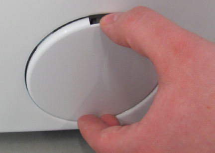 Filtr pompy Odłączyć pralkę z sieci elektrycznej, Zakręcić zawór wody, Za pomocą ręki bądź