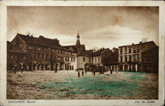 Photo by Stanisław Łojek, Chrzanów, 1930. Ryc. 25 Rynek pierzeja zachodnia i północna - widok na kościół św. Mikołaja.Wyd.