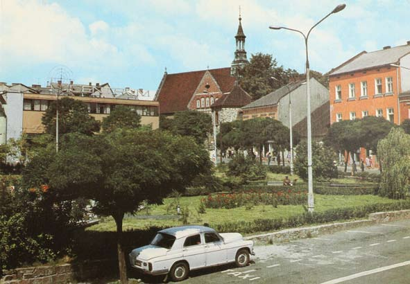 Ryc.42 Rynek kościół św. Mikołaja. Wyd. Krajowa Agencja Wydawnicza, fot. J. Rosikoń, 1981 r.