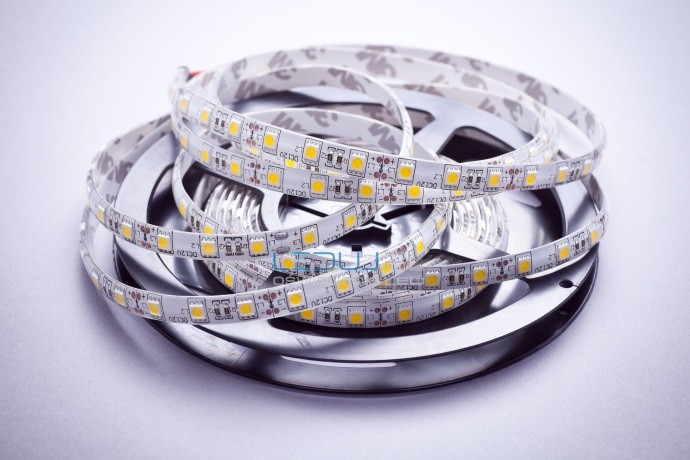 TAŚMY LED MODEL ECONO 3-4lm SMD3528 12V 5m/rolka (*w żelu PU) ECONO 3-4lm SMD3528 12V 5m/rolka (*w żelu PU) ECONO 3-4lm SMD3528 12V 5m/rolka (*w żelu PU) KOLOR MOC LED/metr JASNOŚĆ ZNAM.