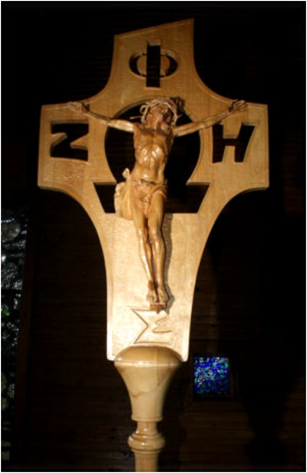 ZNACZENIE ZNAKU KRZYŻA W LITURGII Krzyż jest znakiem naszego zbawienia jest podstawowym symbolem chrześcijańskim, wyraża Kościół i wiarę każdy ochrzczony