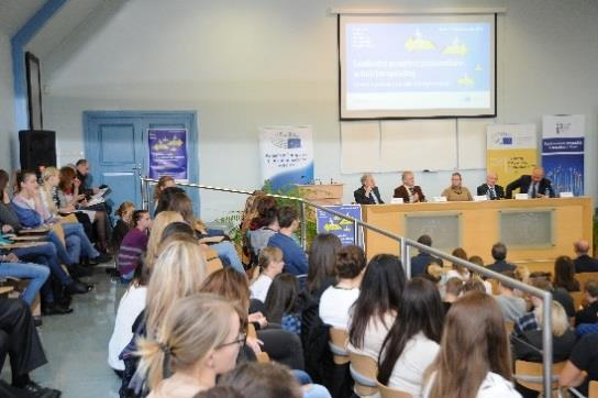 Seminarium dla dziennikarzy internetowych 12 października BIPE zorganizowało seminarium dla redaktorów serwisów internetowych zajmujących się lub zainteresowanych tematyką europejską.