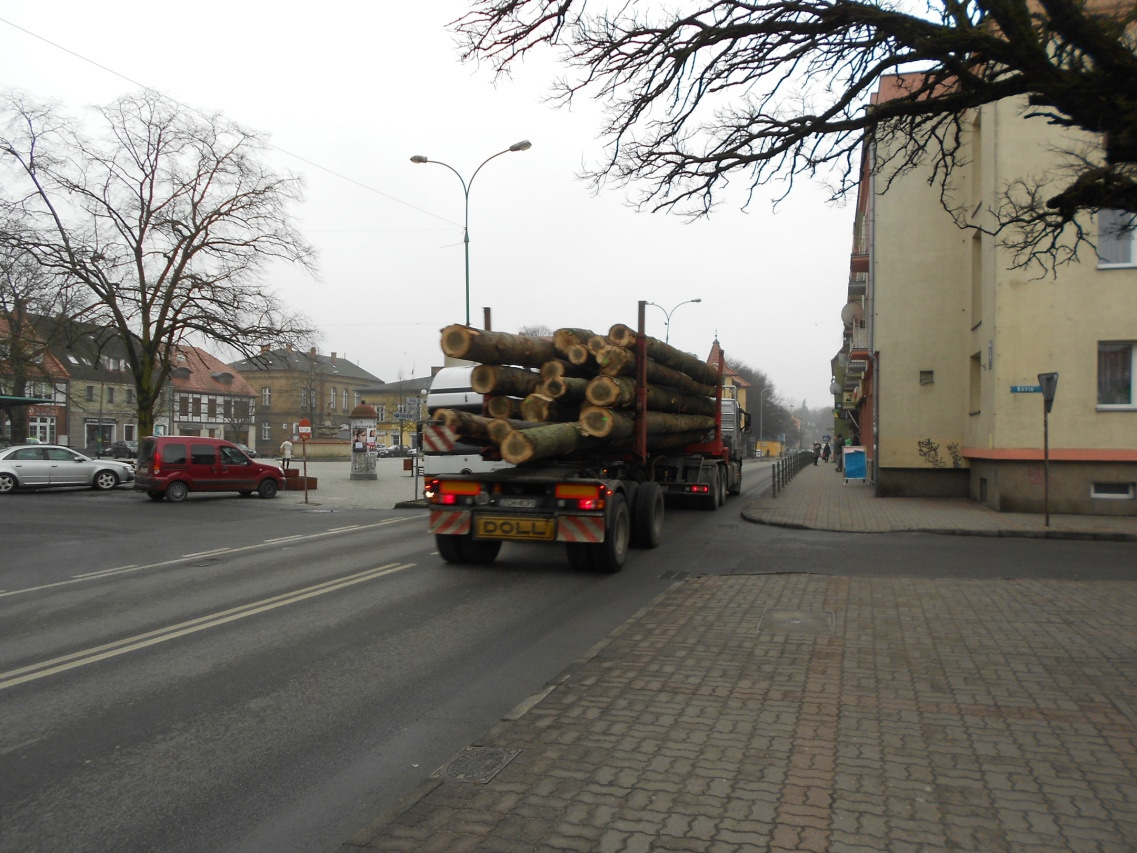 fot.4 Ul. Niepodległości rejon Rynku Problemy wynikające z wielkości ruchu na ul.