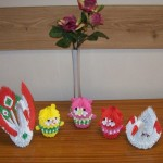 ostatecznie ustalono reguły origami: punktem wyjścia ma być kwadratowa kartka papieru, której nie wolno ciąć, kleić i dodatkowo ozdabiać i z której poprzez zginanie