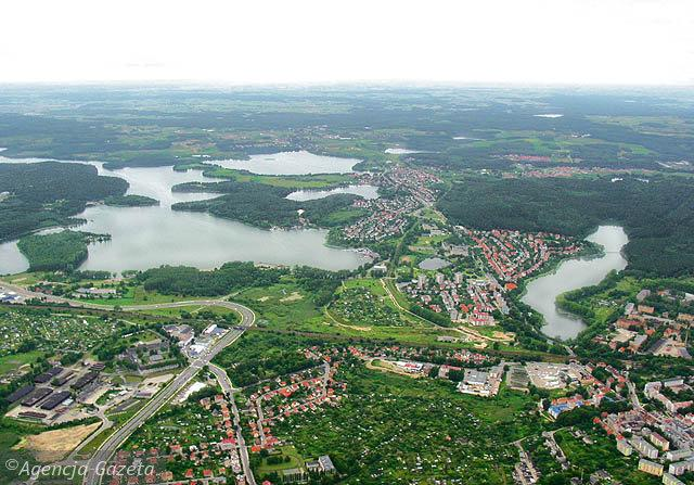 ŚRODOWISKO PRZYRODNICZE REZERWAT PRZYRODY: REDYKAJNY, MSZAR, OBSZAR CHRONIONEGO KRAJOBRAZU DOLINY ŚRODKOWEJ ŁYNY, 16 POMNIKÓW PRZYRODY 15 JEZIOR, 3