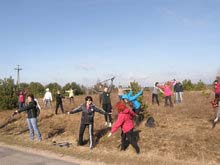 Pierwszy rajd z kijkami z cyklu GRAND PRIX Borów Tucholskich w NORDIC WALKING to kolejna udana impreza zorganizowana przez Stowarzyszenie "Charzy.