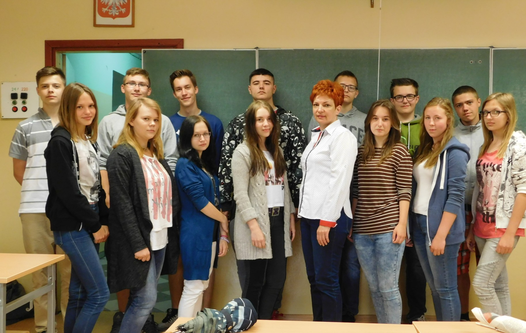 Nr 1 (40), czerwiec 2016 Klasa III e Str. 7 M y, klasa III e jesteśmy jak rodzina. Mamy swoje wady i zalety. Każdy w naszej klasie jest inny, sprawia to, że jesteśmy wyjątkowi.