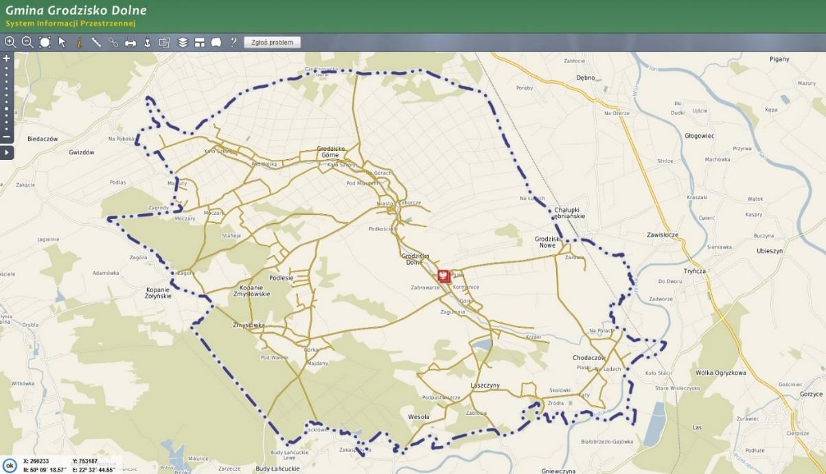 Położona w powiecie leżajskim, w malowniczym, pagórkowatym terenie przeciętym