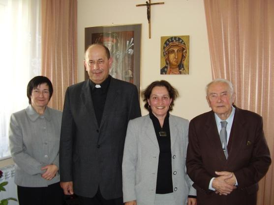 Wiadomość, że jeden z dzwonów z kościoła św. Otylii przetrwał wojnę i znajduje się w Wiesbaden w Hesji, spowodowała, że (.