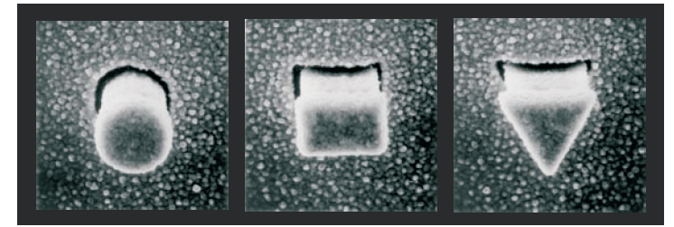 Rysunek 6: Obrazy z elektronowego mikroskopu skaningowego elektrostatycznych kropek kwantowych wyprodukowanych w laboratorium prof.