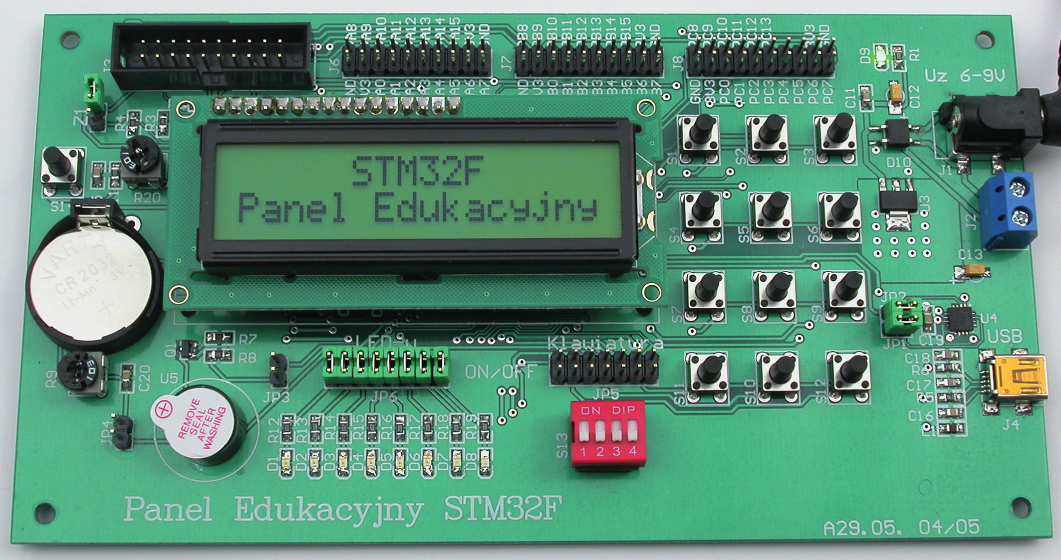 PROJEKTY AVT 5465 STM32 dla początkujących (i nie tylko) Łatwy do wykonania panel edukacyjny, który jest przeznaczony do nauki programowania oraz eksperymentowania z mikrokontrolerem z rodziny STM32F.