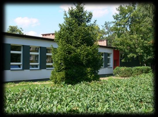) Malowanie pomieszczeń dydaktycznych w budynku Zespołu Szkół nr 7 (2008 r.) Termomodernizacja budynku Zespołu Szkół Sportowych przy al.