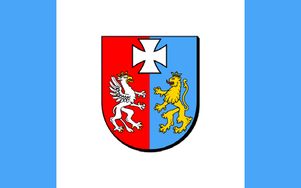 Początkowo Gmina znajdowała się w obrębie powiatu jarosławskiego w województwie rzeszowskim, jednak w wyniku reformy likwidującej powiaty i zwiększającej ilość województw, z dniem