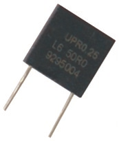 PRECYZYJNE REZYSTORY W FORMACH 10x10,6mm, SERIA S025 I S050 (SERIA MF-UPR) MOULD TYPE RESISTORS SERIES S025 & S050 (MF-UPR SERIES) e S025 S050 Współczynnik rozproszenia w 70 C, P 70 Rated dissipation