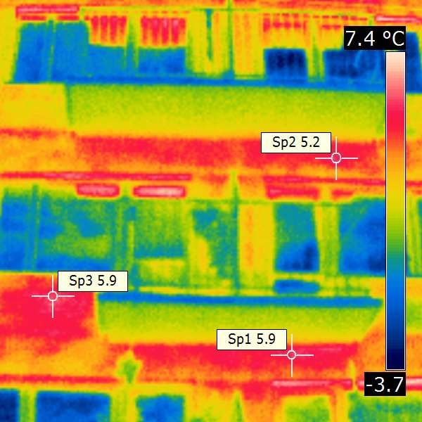 2014-01-16 07:30:14 07_IR_2276_S.jpg Elewacja S - piętra 2 i 3. Temperatury Sp1=5,9 i Sp2 =5,2 st.c są to temperatury wieńców.